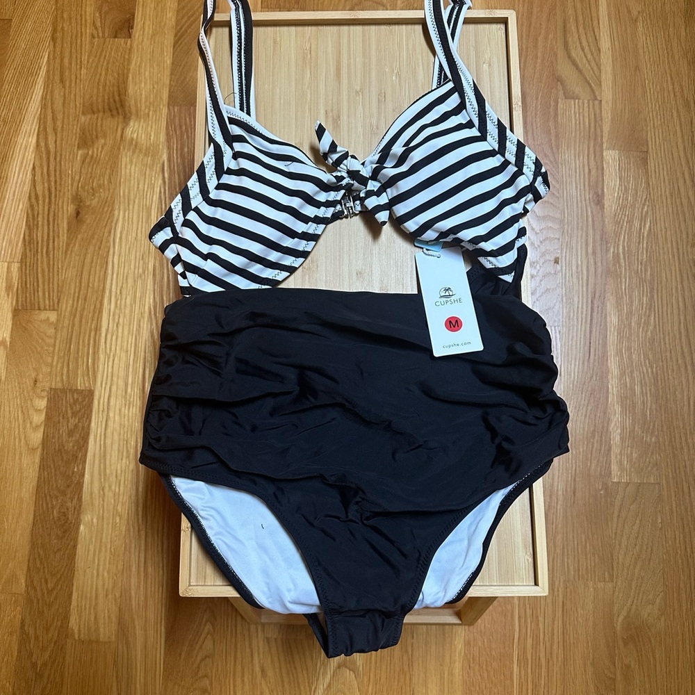 Cupshe black and white swimsuit